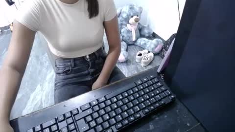 Snapshot of danielaa_foxx chatting on 07/23/26, 01:58 danielaa_foxx online show from 07/23/26, 01:58