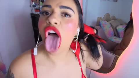 Snapshot of danielacortes03 chatting on 10/07/25, 07:44 I think I will close this page please leave me a message if you want to know about me online show from 10/07/25, 07:44
