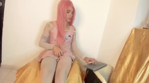 danielamay00 online show from 06/18/26, 09:14