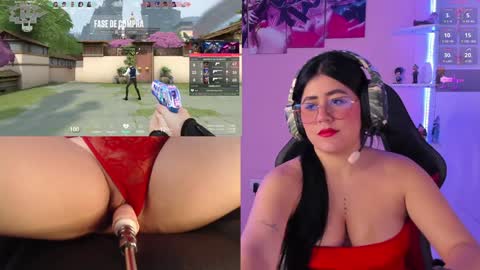 Snapshot of danielamendez__ chatting on 12/21/24, 01:10 Dani online show from 12/21/24, 01:10