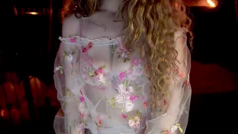 danielareign online show from 02/13/26, 08:21