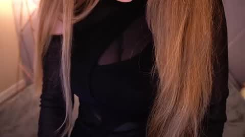 danielareign online show from 04/18/26, 08:40