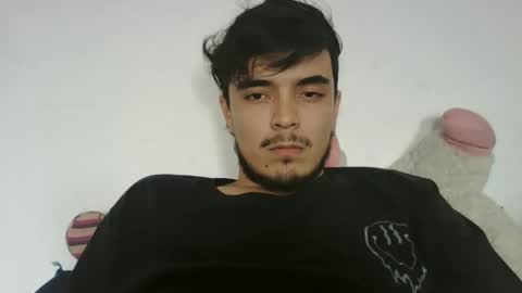 Snapshot of danielhot17 chatting on 12/27/24, 07:35 DANIEL online show from 12/27/24, 07:35