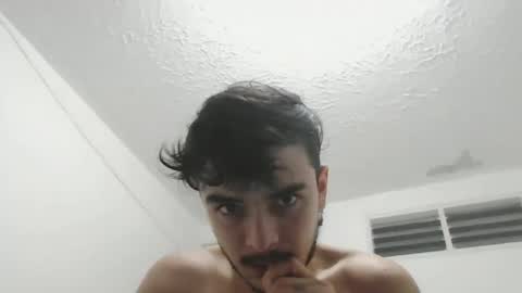 Snapshot of danielhot17 chatting on 01/08/25, 01:11 DANIEL online show from 01/08/25, 01:11