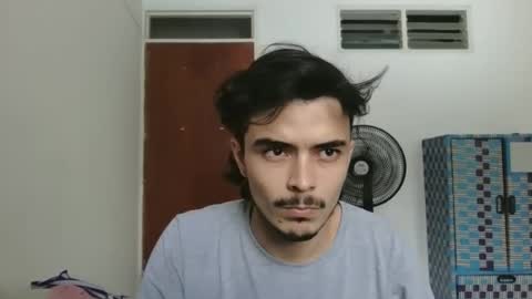 Snapshot of danielhot17 chatting on 01/18/25, 04:10 DANIEL online show from 01/18/25, 04:10