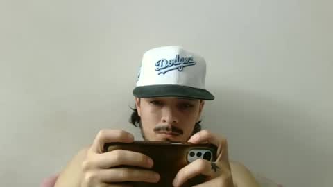 Snapshot of danielhot17 chatting on 01/21/25, 05:51 DANIEL online show from 01/21/25, 05:51