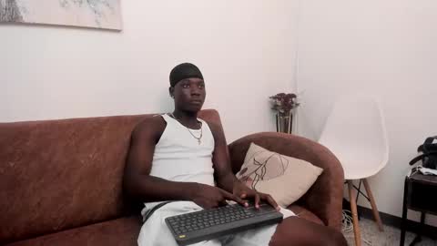 Snapshot of daniell_ferrari chatting on 02/11/25, 02:35 daniell_ferrari online show from 02/11/25, 02:35