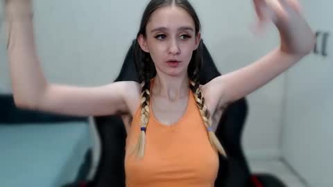 Daniella Martin online show from 02/04/25, 12:11