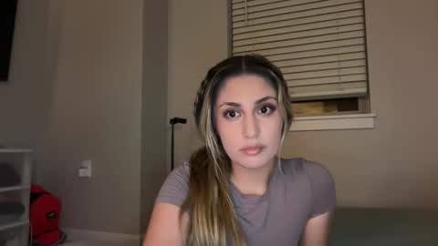 daniellarae1 online show from 05/01/26, 04:17