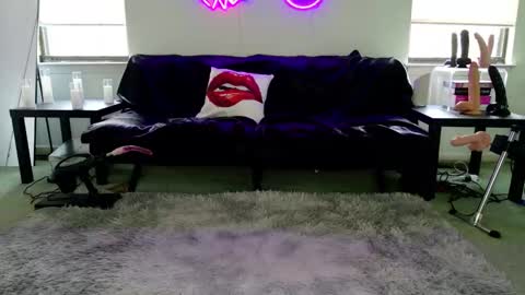 Danielle Banks online show from 12/21/25, 03:19