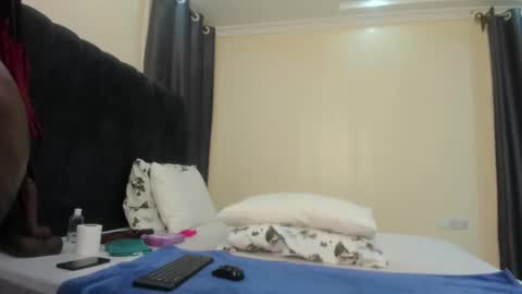 Snapshot of danielle_rock chatting on 02/20/25, 10:26 danielle_rock online show from 02/20/25, 10:26