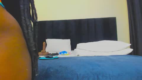 Snapshot of danielle_rock chatting on 10/14/25, 10:43 danielle_rock online show from 10/14/25, 10:43