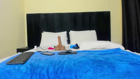 Snapshot of danielle_rock chatting on 01/13/26, 09:53 danielle_rock online show from 01/13/26, 09:53