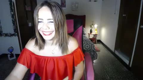 Snapshot of danielle_rose_ chatting on 03/05/25, 06:56 Angie online show from 03/05/25, 06:56