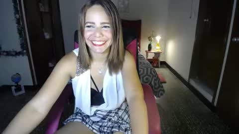 Snapshot of danielle_rose_ chatting on 03/06/25, 04:28 Angie online show from 03/06/25, 04:28