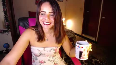 Snapshot of danielle_rose_ chatting on 10/02/25, 06:26 Angie online show from 10/02/25, 06:26