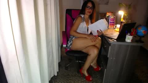 Snapshot of danielle_rose_ chatting on 04/23/26, 02:41 Angie online show from 04/23/26, 02:41