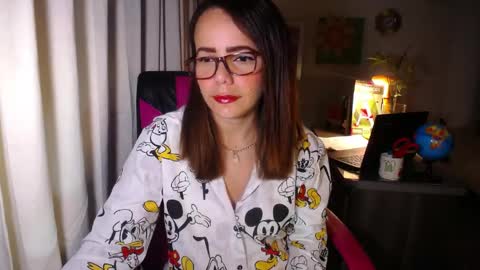 Snapshot of danielle_rose_ chatting on 04/26/26, 04:04 Angie online show from 04/26/26, 04:04