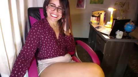 Snapshot of danielle_rose_ chatting on 04/30/26, 07:09 Angie online show from 04/30/26, 07:09