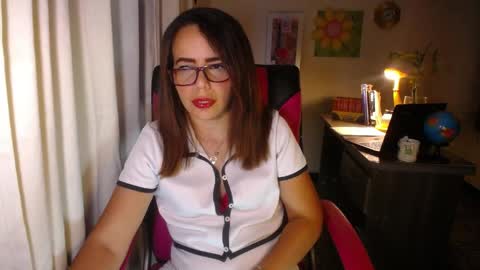 Snapshot of danielle_rose_ chatting on 05/21/26, 05:31 Angie online show from 05/21/26, 05:31