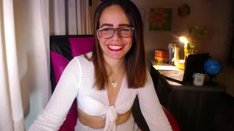 Snapshot of danielle_rose_ chatting on 05/25/26, 02:12 Angie online show from 05/25/26, 02:12