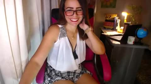 Snapshot of danielle_rose_ chatting on 06/02/26, 03:03 Angie online show from 06/02/26, 03:03
