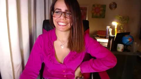Snapshot of danielle_rose_ chatting on 06/04/26, 05:52 Angie online show from 06/04/26, 05:52