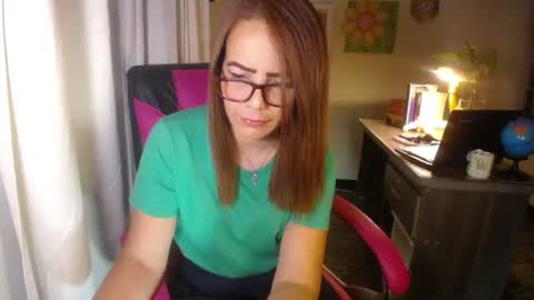 Snapshot of danielle_rose_ chatting on 06/27/26, 05:18 Angie online show from 06/27/26, 05:18