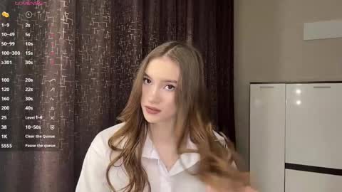 Trisha wanna play  Meow online show from 04/28/26, 04:45