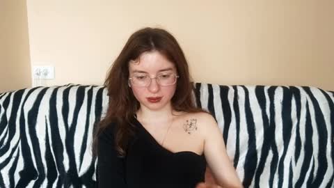 Mia online show from 04/07/26, 01:55