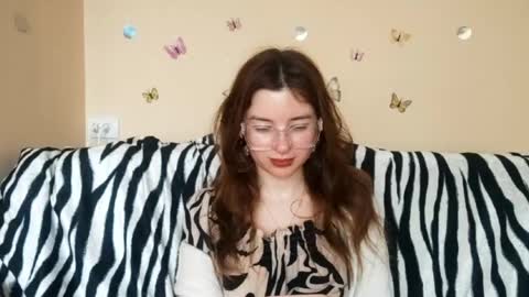 Snapshot of daniellevaulet chatting on 04/26/26, 01:09 Mia online show from 04/26/26, 01:09
