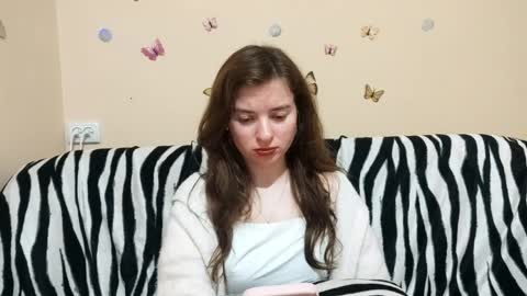 Snapshot of daniellevaulet chatting on 04/29/26, 05:30 Mia online show from 04/29/26, 05:30