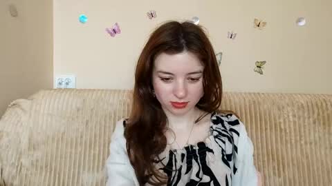 Snapshot of daniellevaulet chatting on 05/06/26, 07:02 Mia online show from 05/06/26, 07:02