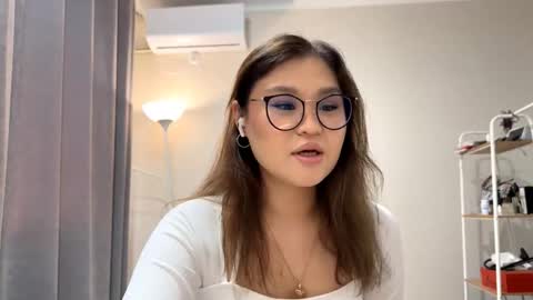 Snapshot of daniellparajon chatting on 11/16/25, 09:04 Luna online show from 11/16/25, 09:04