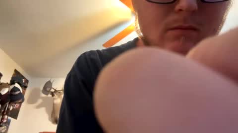 Snapshot of danielp_mod_cb chatting on 01/23/25, 01:19 Daniel    y. online show from 01/23/25, 01:19