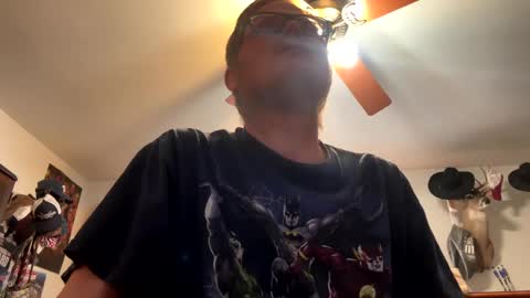 Snapshot of danielp_mod_cb chatting on 02/05/25, 07:31 Daniel    y. online show from 02/05/25, 07:31