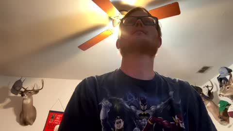 Snapshot of danielp_mod_cb chatting on 02/10/25, 10:19 Daniel    y. online show from 02/10/25, 10:19