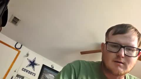 Snapshot of danielp_mod_cb chatting on 09/10/25, 10:10 Daniel    y. online show from 09/10/25, 10:10