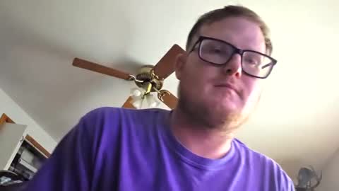 Snapshot of danielp_mod_cb chatting on 09/12/25, 09:26 Daniel    y. online show from 09/12/25, 09:26