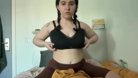 danigirl2004 online show from 04/22/26, 02:07