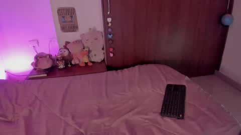 Snapshot of danii_boobs chatting on 10/15/25, 06:46 danii_boobs online show from 10/15/25, 06:46