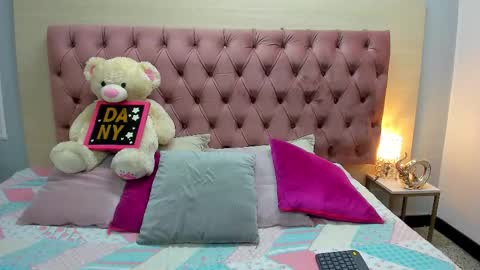 DaniiBelluci  online show from 10/02/25, 03:02