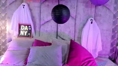 DaniiBelluci  online show from 10/30/25, 03:41