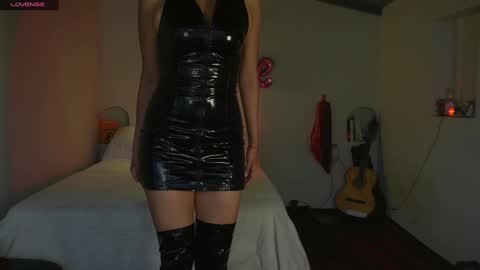 danalle .. online show from 12/06/24, 10:19