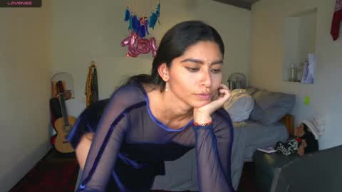 danalle .. online show from 10/30/25, 09:37