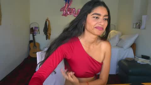 Snapshot of daniisla chatting on 05/15/26, 04:47 danalle .. online show from 05/15/26, 04:47