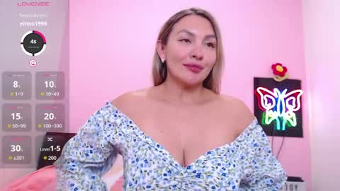 Snapshot of danika_bellaa chatting on 04/26/26, 11:57 K A R O L online show from 04/26/26, 11:57