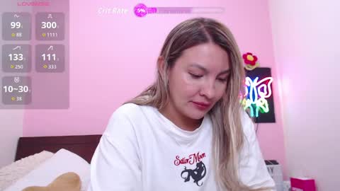 Snapshot of danika_bellaa chatting on 05/23/26, 02:39 K A R O L online show from 05/23/26, 02:39