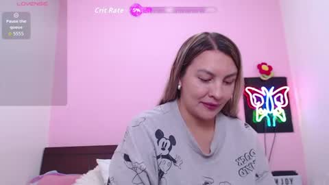 Snapshot of danika_bellaa chatting on 06/15/26, 01:30 K A R O L online show from 06/15/26, 01:30
