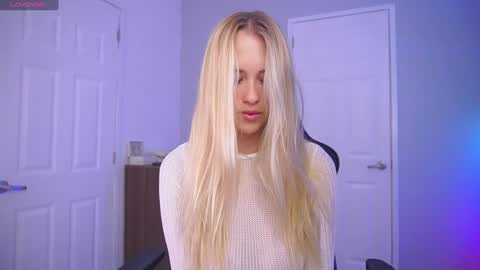 Snapshot of danikadillan chatting on 01/16/25, 02:09 Hi my name is Anna. Please say hello I like to chat with you. If u have request use Tip option .Thank you online show from 01/16/25, 02:09